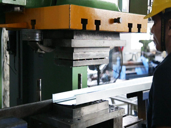 stampingmachine2